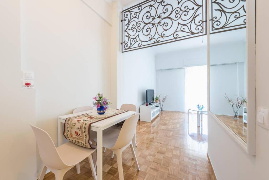 New! Bright & Remodeled 1Bed Apt 2Min Walk To Acropolis เอเธนส์ ภายนอก รูปภาพ